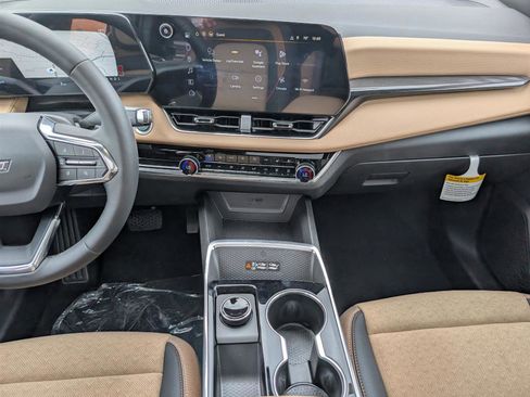 New 2026 Chevrolet Equinox ACTIV w/ Convenience Package III image 15