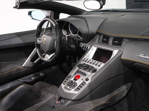 Used 2014 Lamborghini Aventador LP 700-4 image 19