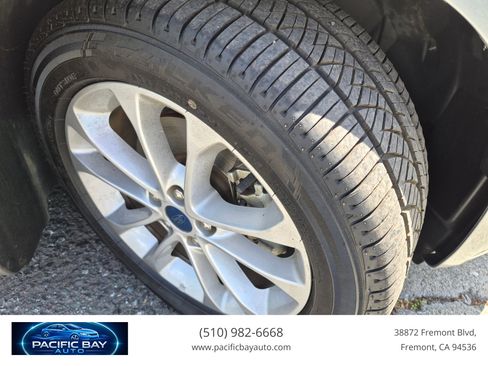 Used 2020 Ford Fusion SE image 24