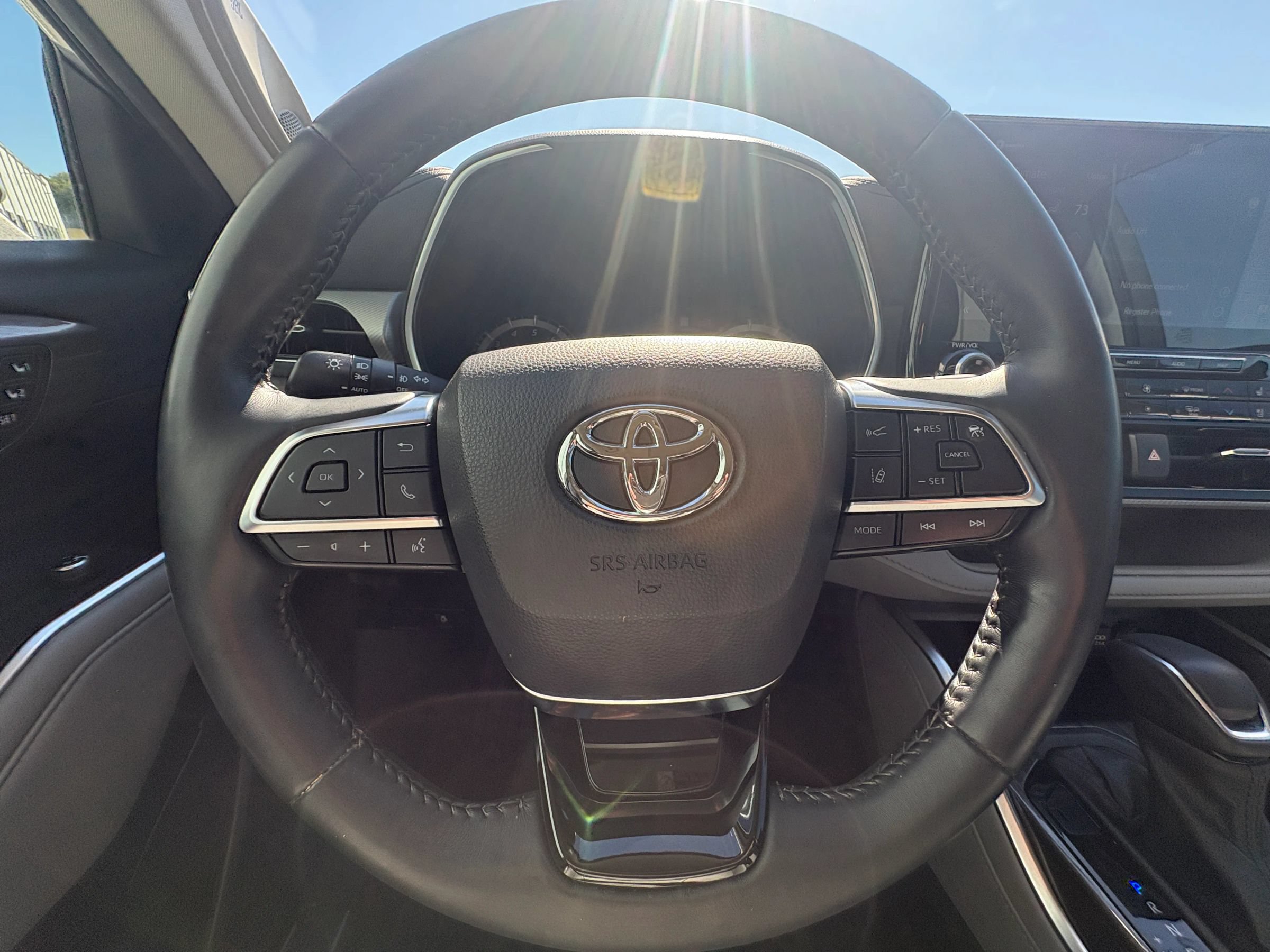 Used 2021 Toyota Highlander Platinum FWD image 10