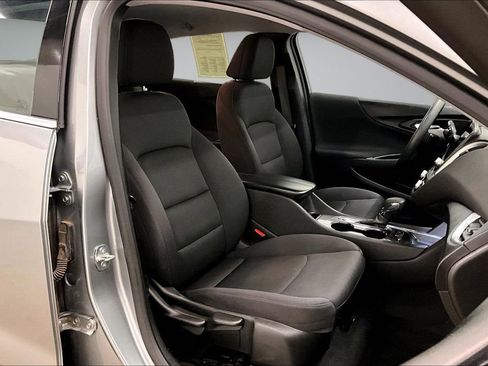 Used 2024 Chevrolet Malibu LT image 29