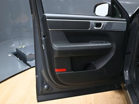 Used 2025 Hyundai Santa Fe SEL FWD image 39