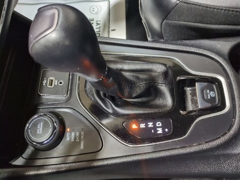 Used 2020 Jeep Cherokee Limited AWD/4WD image 20