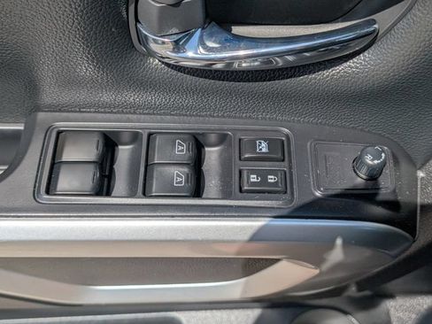Used 2021 Nissan Titan SV w/ SV Convenience Package AWD/4WD image 15