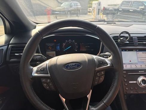 Used 2019 Ford Fusion Titanium FWD image 15