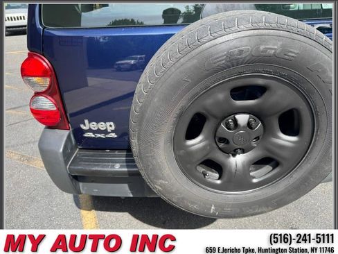 Used 2006 Jeep Liberty Sport w/ Off Road Group AWD/4WD image 33