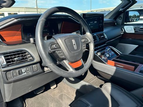 Used 2023 Lincoln Navigator Reserve RWD image 16