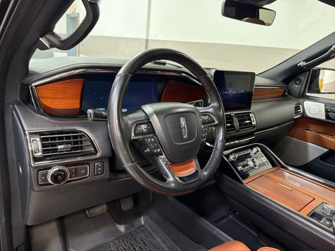 Used 2019 Lincoln Navigator L Reserve image 13