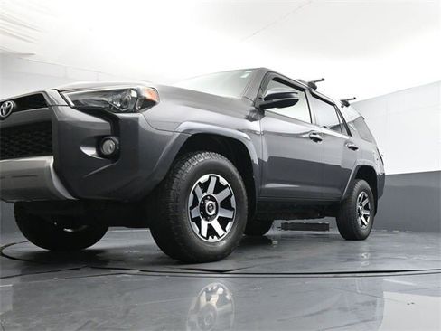 Used 2018 Toyota 4Runner TRD Off-Road image 32