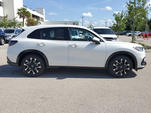 New 2026 Honda HR-V EX-L image 2