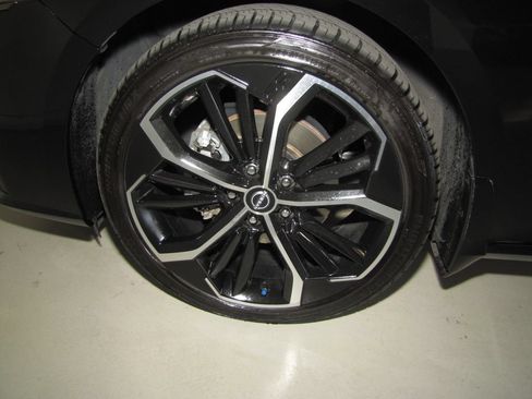Used 2023 Nissan Altima 2.5 SR FWD image 25