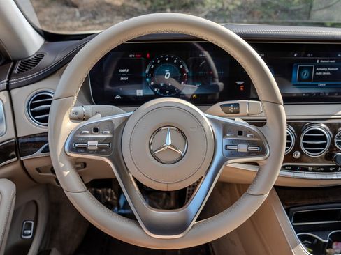 Used 2020 Mercedes-Benz S 560 Sedan w/ AMG Line Exterior image 15