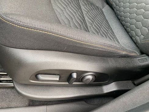 Used 2020 Chevrolet Equinox LT image 17