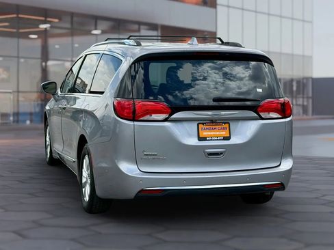 Used 2018 Chrysler Pacifica Touring-L w/ Advanced Safetytec Group FWD image 7