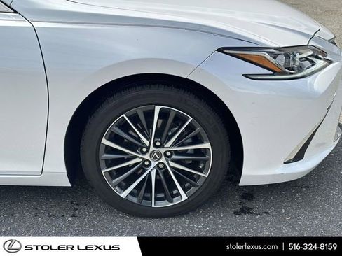 Used 2023 Lexus ES 350 w/ Premium Package FWD image 9