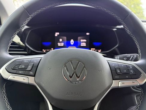 Used 2022 Volkswagen Taos S image 23