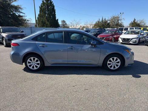 Used 2025 Toyota Corolla LE image 5