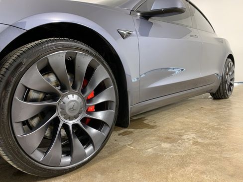 Used 2022 Tesla Model 3 Performance image 2