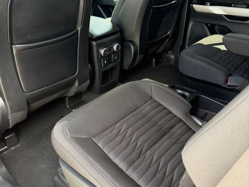 Used 2020 Ford Explorer XLT w/ Comfort Package AWD/4WD image 19