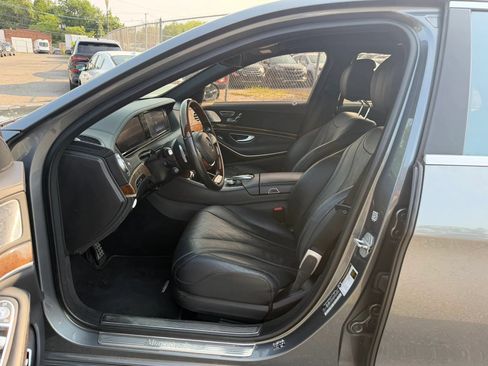 Used 2017 Mercedes-Benz S 550 4MATIC Sedan image 23