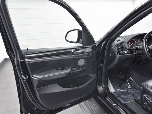 Used 2017 BMW X3 xDrive35i image 9