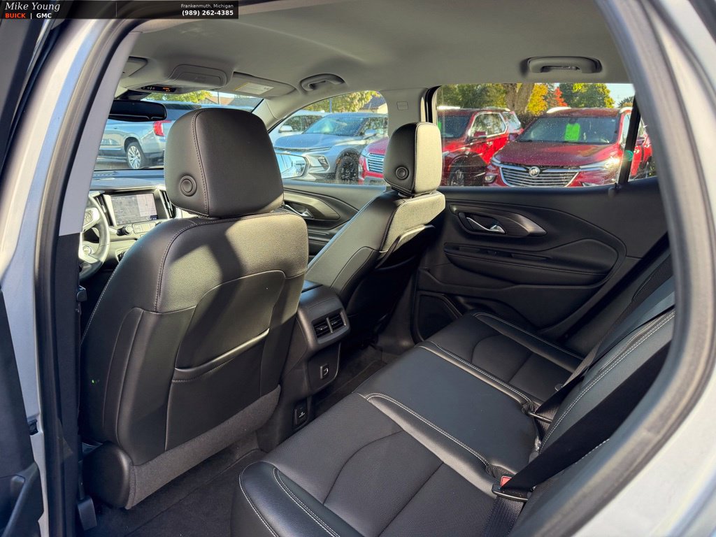 Used 2024 GMC Terrain SLT w/ Infotainment Package II FWD image 13