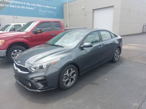 Used 2020 Kia Forte LXS FWD image 4