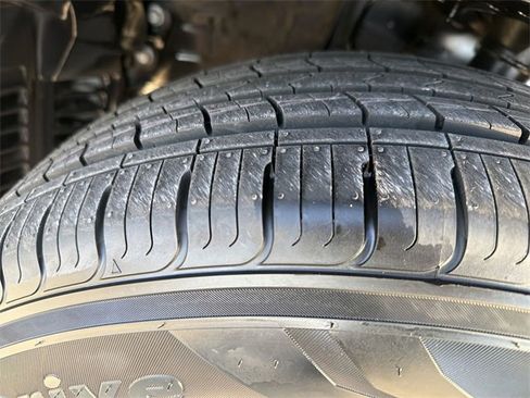 Used 2014 Toyota Highlander Limited image 33