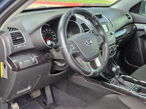 Used 2015 Kia Sorento LX FWD image 12