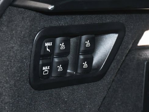 Used 2023 BMW X7 xDrive40i w/ M Sport Package image 94