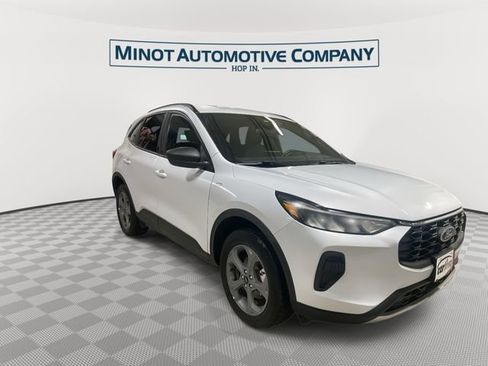 Used 2025 Ford Escape ST-Line image 2