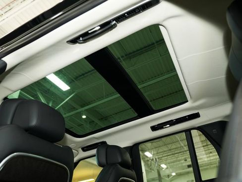 Used 2025 Land Rover Range Rover Autobiography AWD/4WD image 75