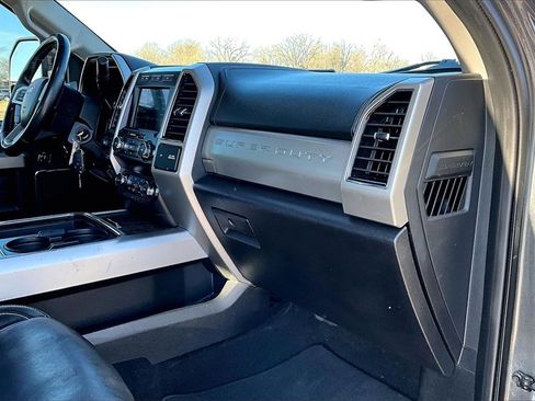 Used 2019 Ford F250 Lariat image 14