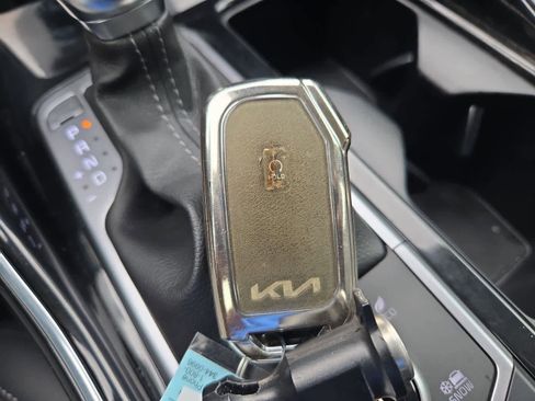 Certified 2022 Kia Sorento SX image 34