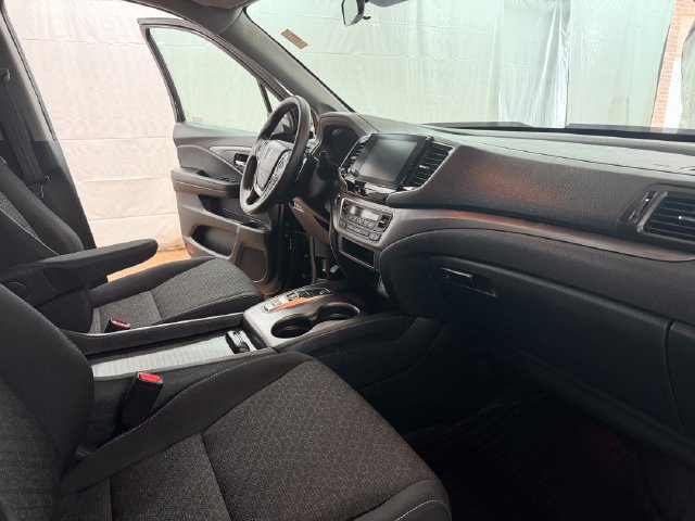 Used 2023 Honda Ridgeline Sport image 11