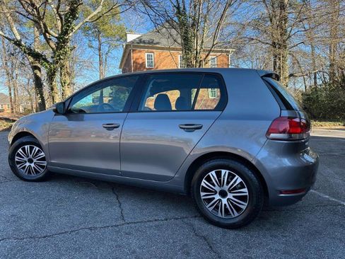 Used 2011 Volkswagen Golf 4-Door image 9