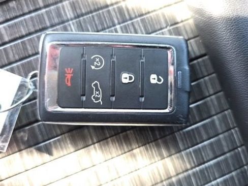 Used 2022 Jeep Wagoneer Series II AWD/4WD image 18