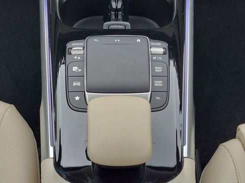 Certified 2022 Mercedes-Benz GLB 250 image 19