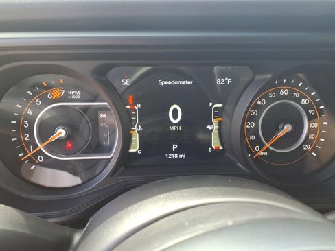 Used 2026 Jeep Wrangler Unlimited Rubicon AWD/4WD image 19