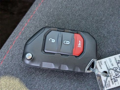 Used 2025 Jeep Gladiator Rubicon image 27