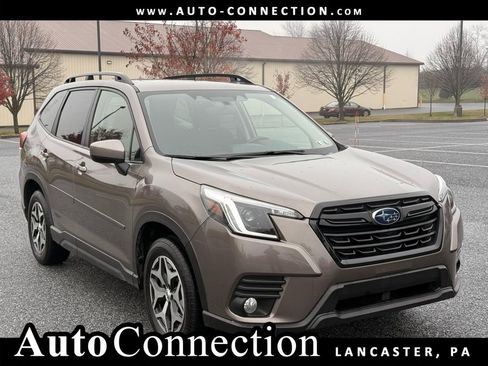 Used 2022 Subaru Forester Premium image 1