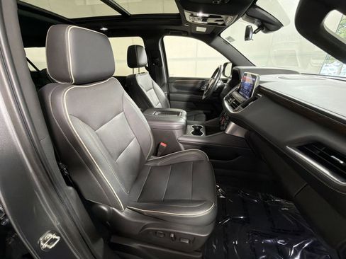 Used 2021 Chevrolet Suburban Premier image 28
