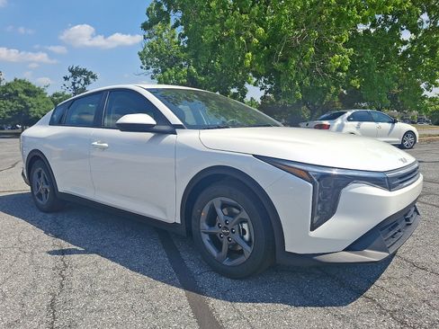 New 2026 Kia K4 FWD image 2