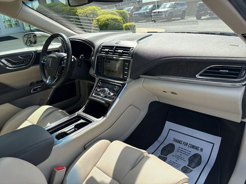 Used 2019 Lincoln Continental Reserve FWD image 9