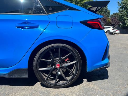 Used 2023 Honda Civic Type R image 9