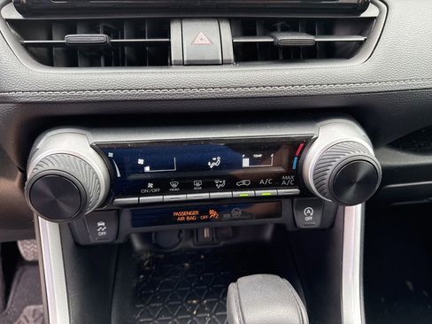 Used 2022 Toyota RAV4 LE image 23