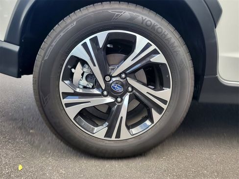 Used 2025 Subaru Crosstrek 2.0i Premium image 5