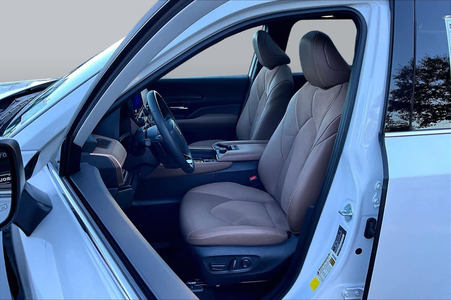 Certified 2026 Toyota Grand Highlander AWD Hybrid image 8