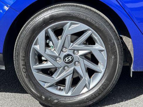 Used 2024 Hyundai Elantra Blue image 12