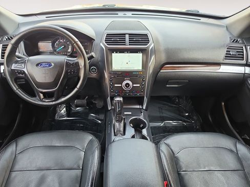 Used 2018 Ford Explorer Limited image 10